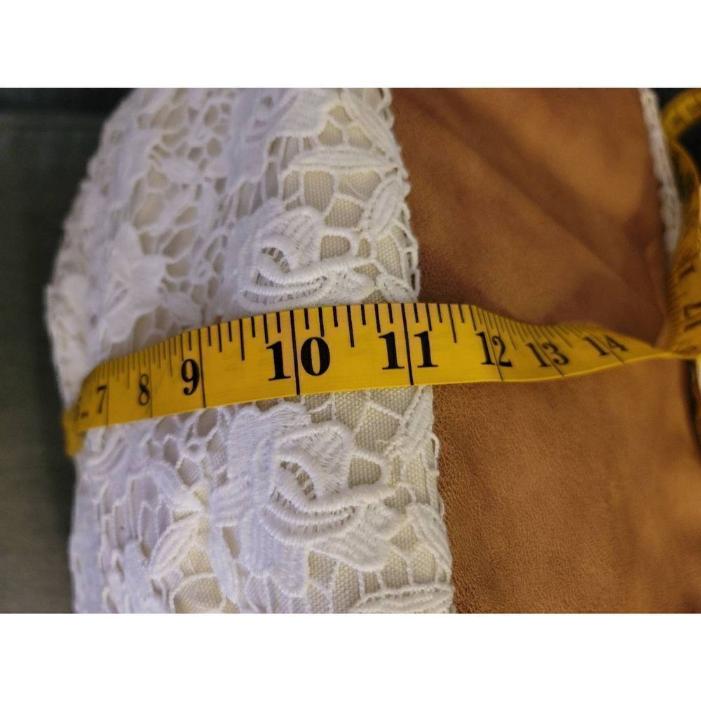 Cream Lace Weekender Bag - Picture 5 of 6